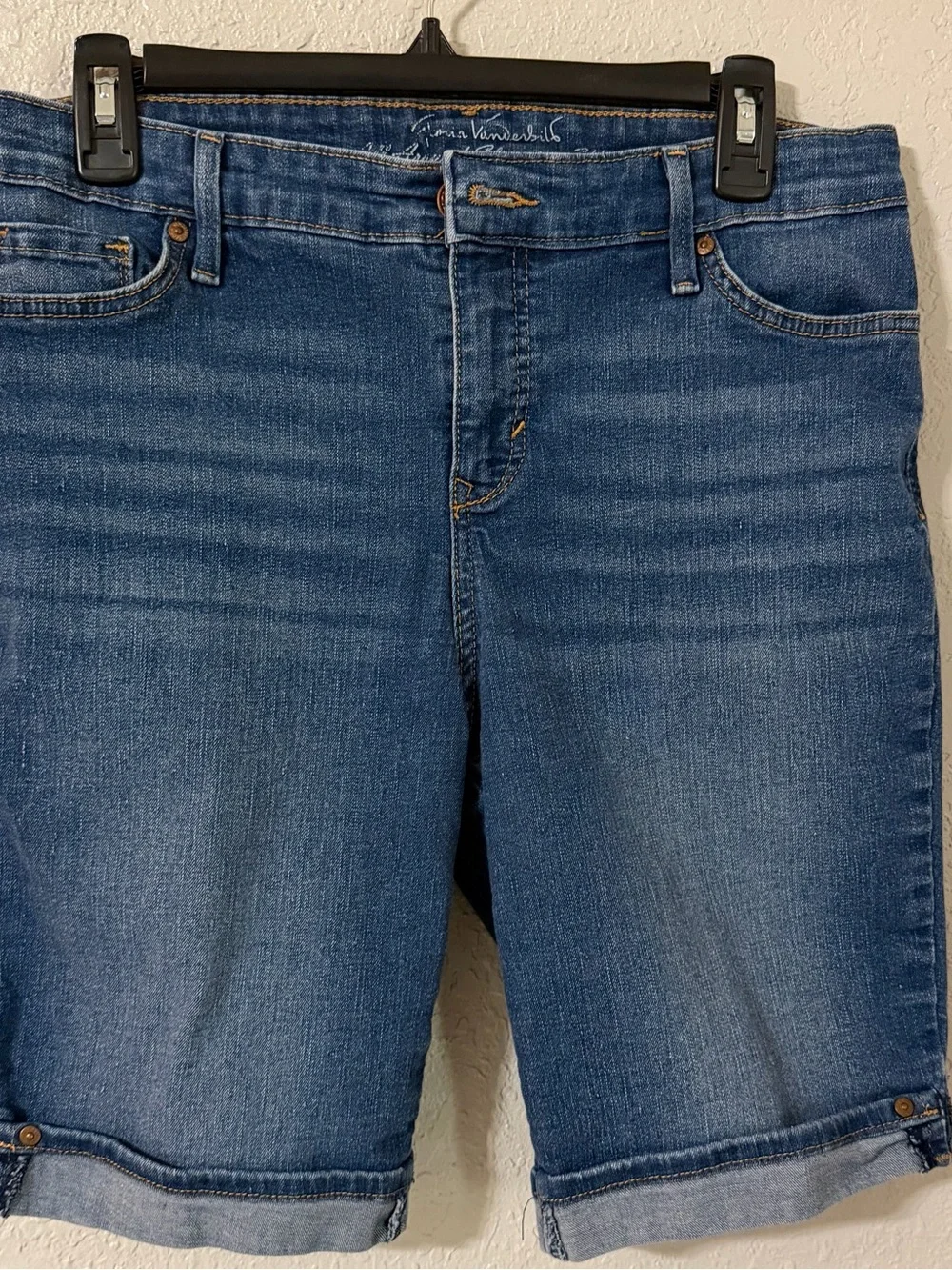 Gloria Vanderbilt bermuda shorts